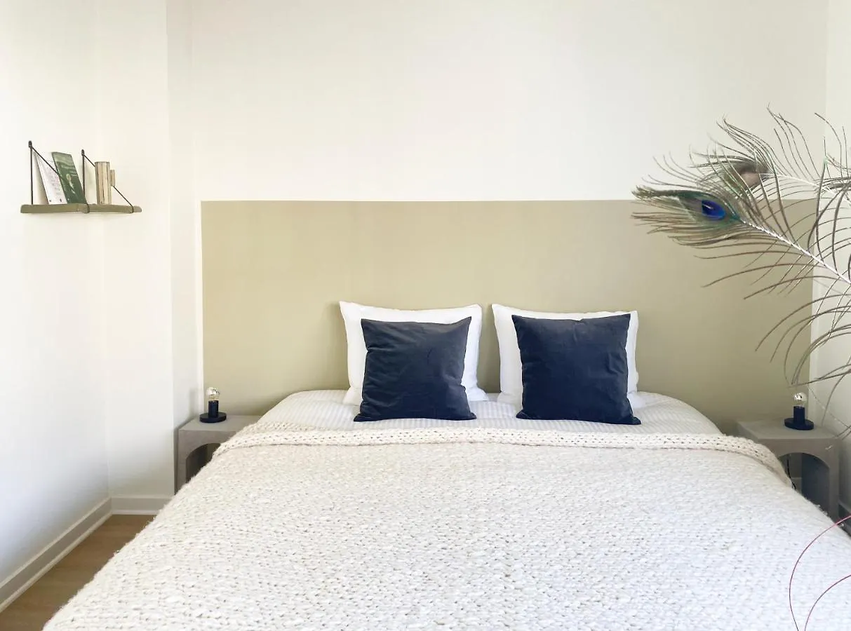 לינה וארוחת בוקר אנטוורפן B&B Expo House
