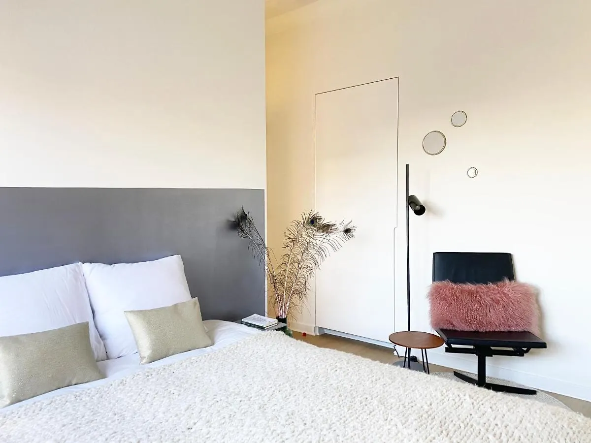 B&B Expo House Anvers 0*,